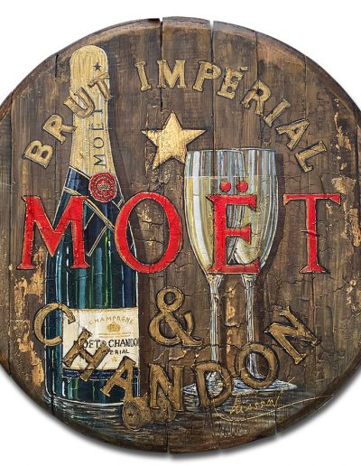 Brut impérial champagne Moët et Chandon peint sur le dessus d'un couvercle de tonneau antique