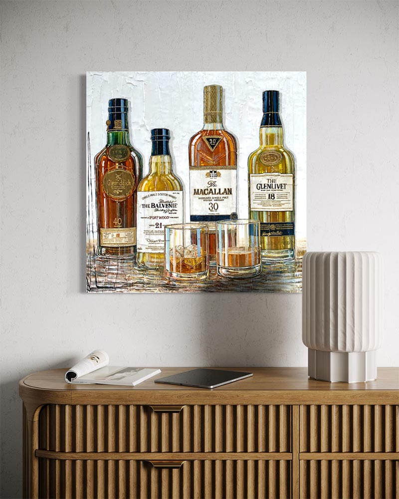 Œuvre originale « Scotchs de ma réserve » de Nathalie Chiasson intégrée dans un décor intérieur