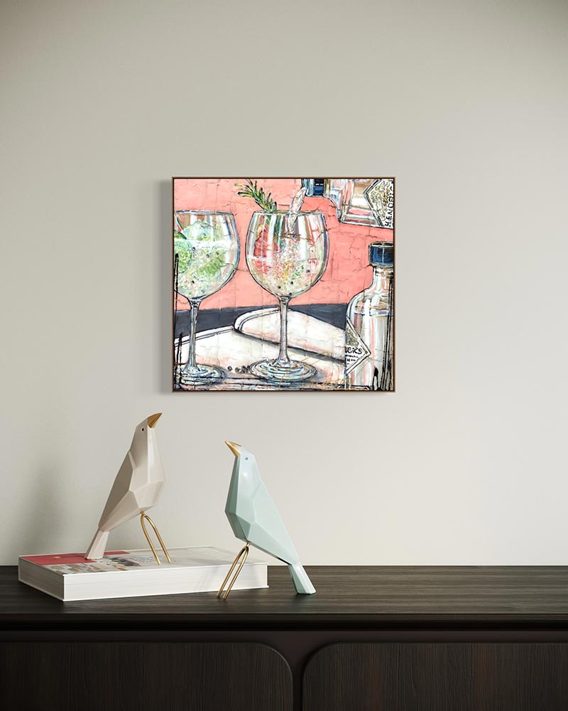 Œuvre originale « L'heure cocktail » de Nathalie Chiasson intégrée dans un décor intérieur
